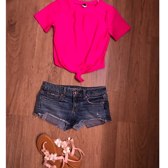 🌺🌸American Eagle short shorts! Size 2🌺🌸 - Picture 1 of 3